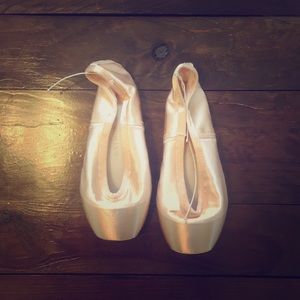 New Pointe Shoes!